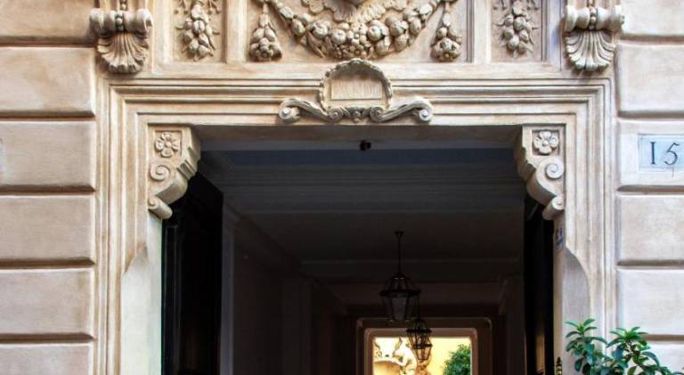 Trevi My Charming Holiday Home, at Trevi Fountain — photo 4