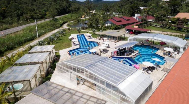 House with jacuzzi, patio & sauna in Joinville