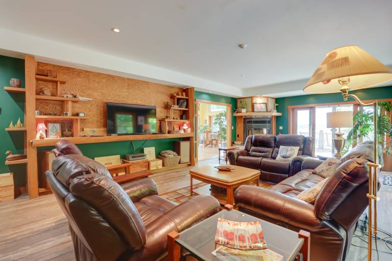 'Locke’s Glen' - Lakefront Geneva Getaway w/ Dock! — photo 5