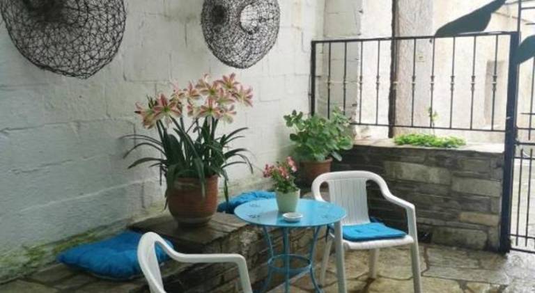 Serviced apartment with terrace & yard | Close to the beach | Pets allowed — photo 3