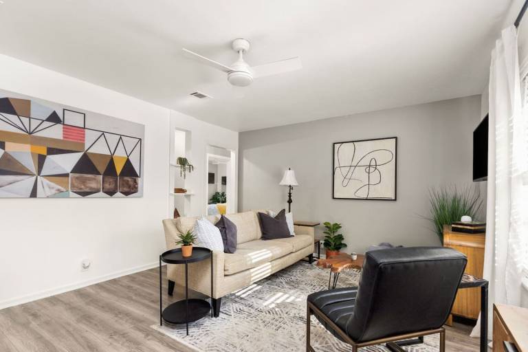 Stylish and Cozy 2BR in Vibrant East Austin