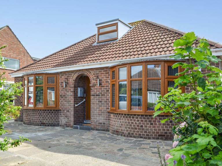 Cottage with garden | River view in Bridlington