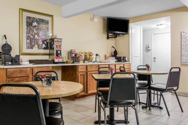 Days Inn by Wyndham Pocatello University Area — photo 3