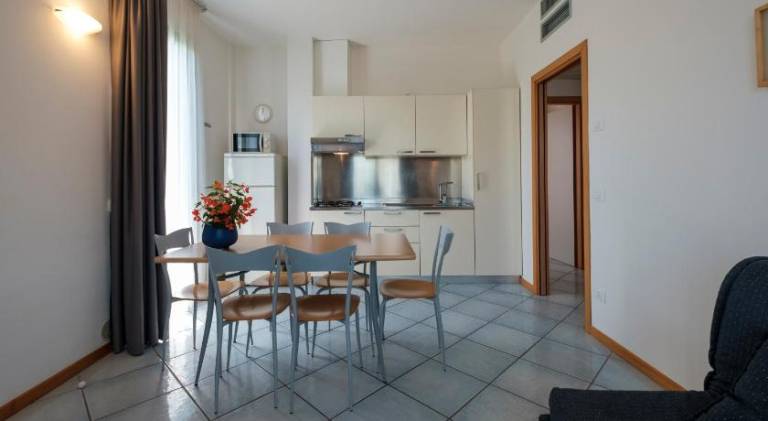 Serviced apartment with 2 rooms for 6 persons — photo 4