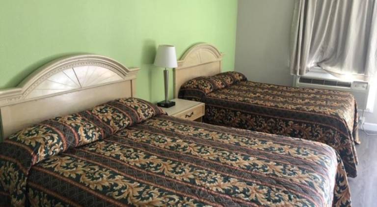 Flamingo Beach Inn — photo 2