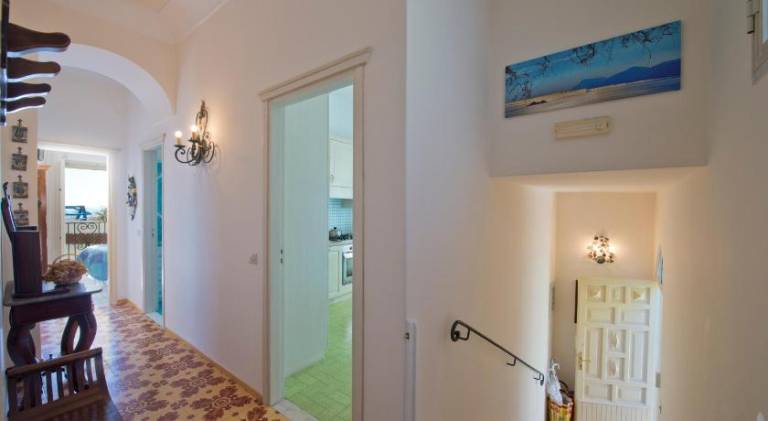 House with 2 rooms for 5 persons — photo 4