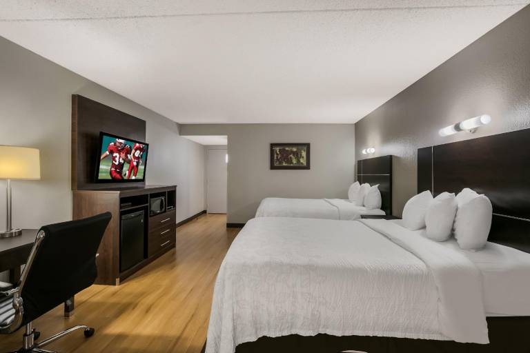 Red Roof PLUS & Suites Knoxville West-Cedar Bluff in Knoxville, TN