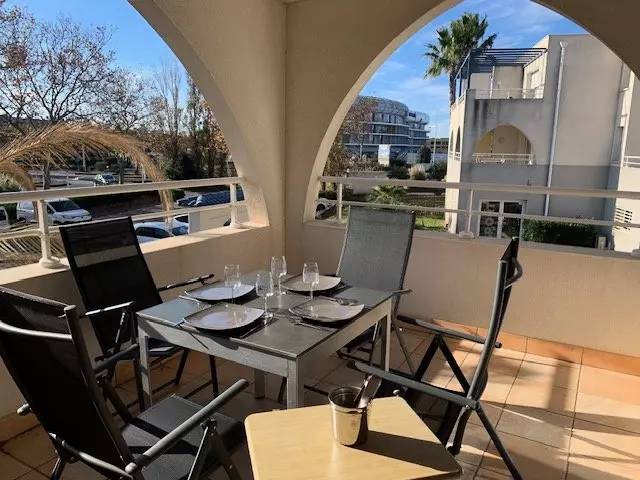 Rental apartment with patio & pool in Agde