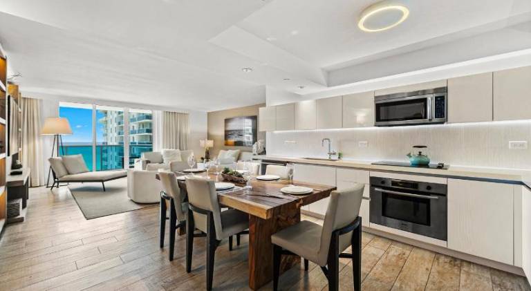 Child-friendly lovely serviced apartment with patio, sauna & garden | Next to Miami Beach Botanical Garden | Beach nearby | Suitable for remote work | Pets are welcome — photo 2
