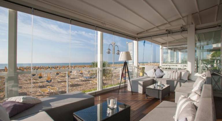 Child-friendly lovely serviced apartment with hot tub, pool & terrace | Beach nearby | Dogs allowed — photo 2