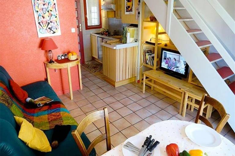 Apartment with terrace — photo 2