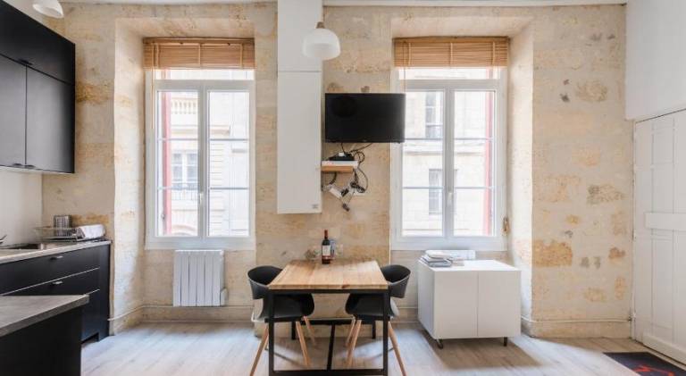Rental apartment | Next to Bordeaux Cathedral | Perfect for remote work — photo 2