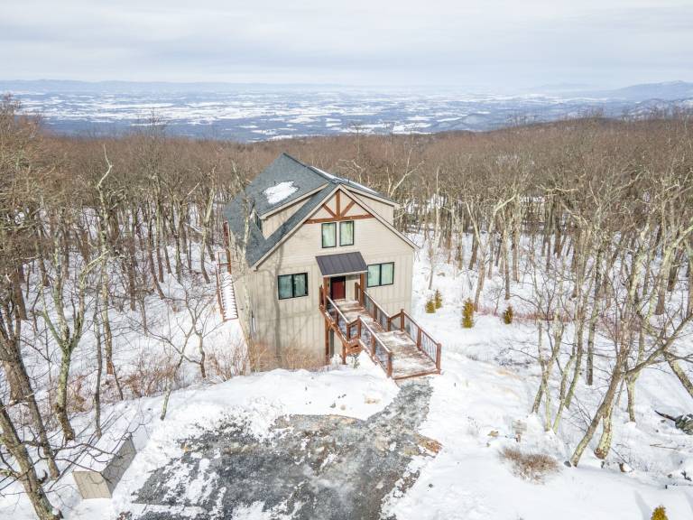 House Wintergreen Resort
