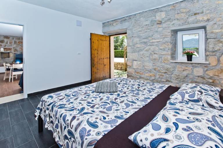 Dedicated room with terrace, private pool & grill | Sea view — photo 3