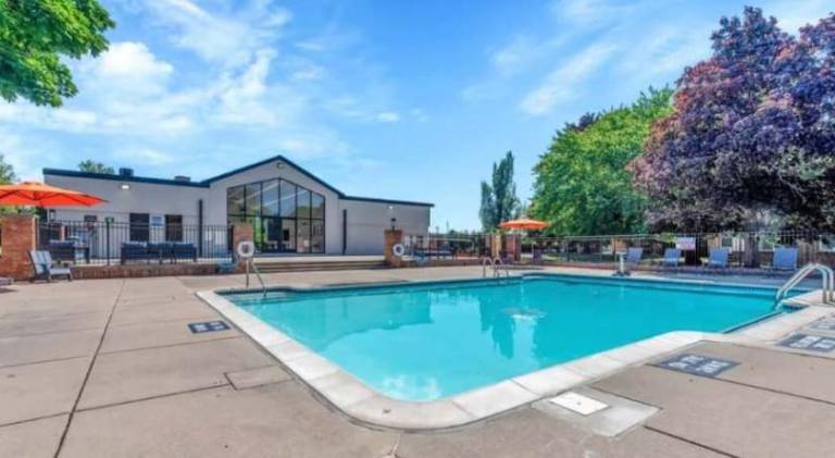 Relax & Unwind in Rochester Cozy Vacation Spot — photo 4