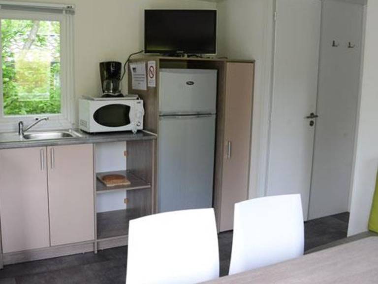 Family-oriented charming mobile home with terrace & heated pool | Pets are welcome — photo 5