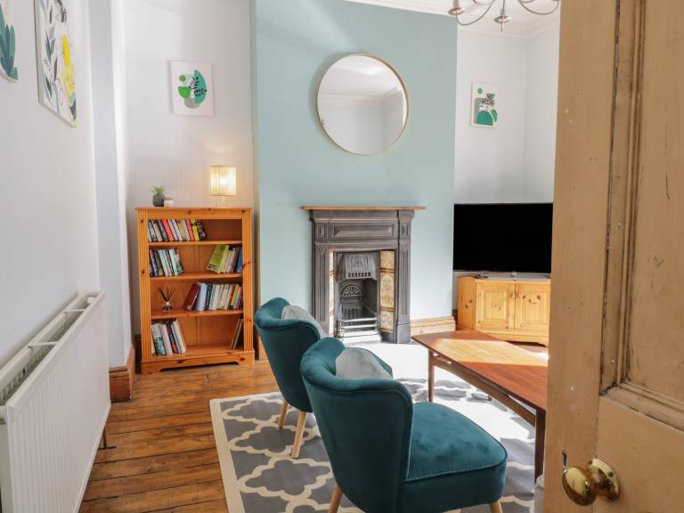 Family-friendly nice cottage with yard | Beach view | Pets are welcome — photo 5