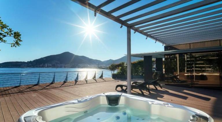 Villa with hot tub & pool — photo 5