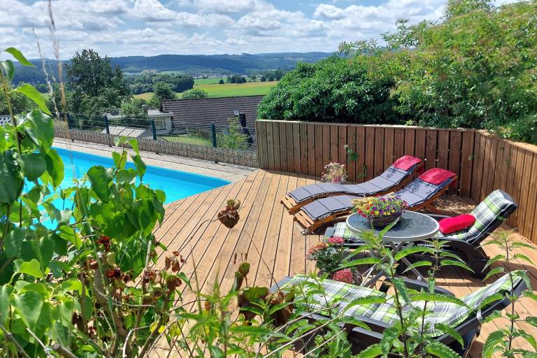 Child-friendly wonderful rental apartment with barbecue, pool & yard | Nature view | Dogs allowed — photo 5