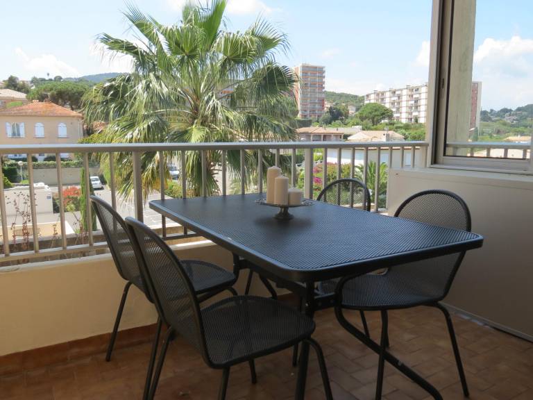 Rental apartment with pool — photo 2