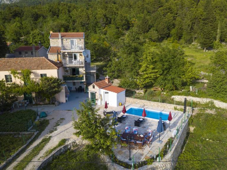 Villa with garden, private pool & patio | Beach view | Pets allowed — photo 3