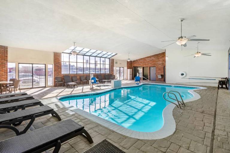 Comfort Inn & Suites Near Fallon Naval Air Station — photo 3