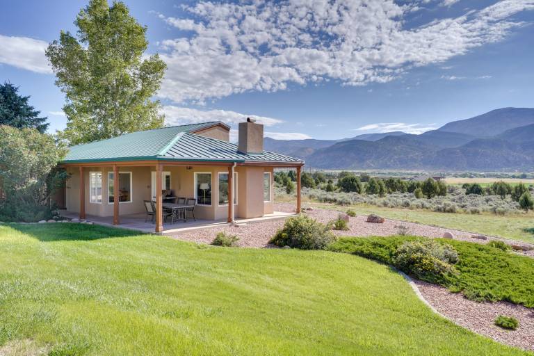 Zion Mountain Guest House w/ Canyon Vistas! — photo 2