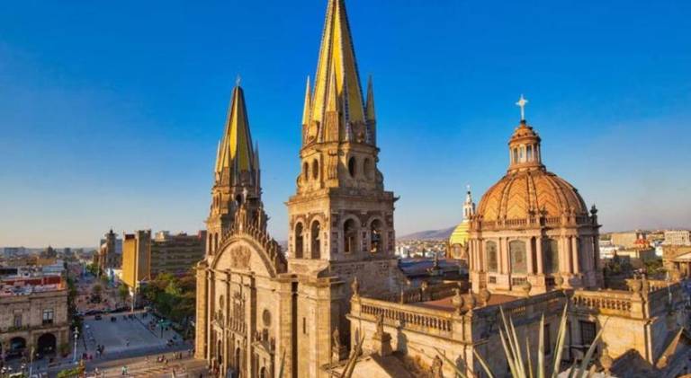Holiday apartment with pool in Guadalajara