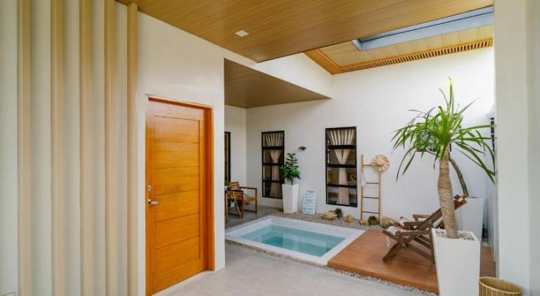 Lovely villa with yard, pool & barbecue | Suitable for remote work | Pets allowed — photo 3