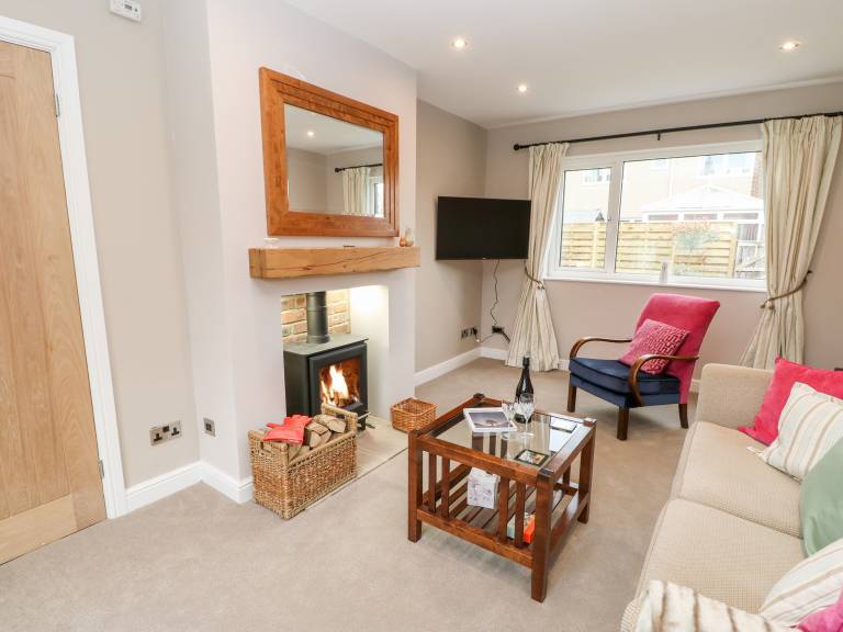 Child-friendly pleasant cottage with terrace & yard | Pets are welcome — photo 2