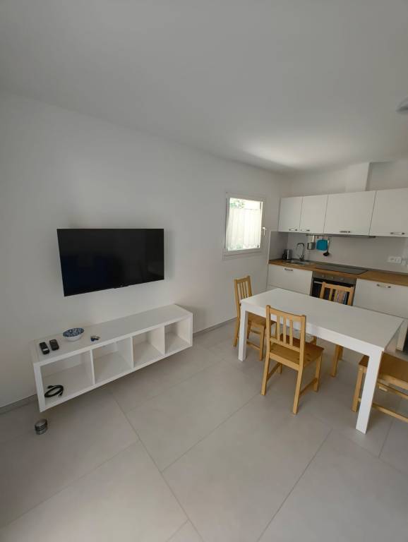Apartment with yard | Pets allowed — photo 2