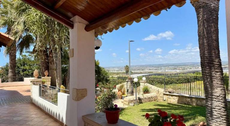 Villa with pool | Close to the beach | Pet-friendly — photo 3