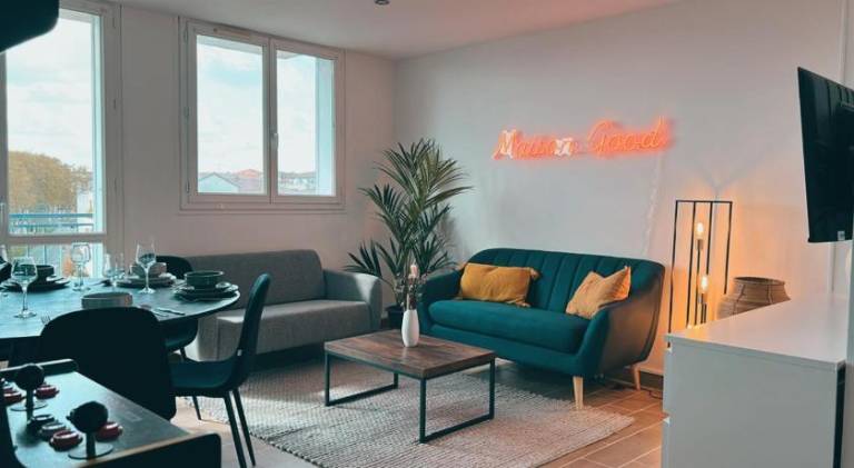 Holiday apartment with 3 rooms for 6 persons in Colomiers