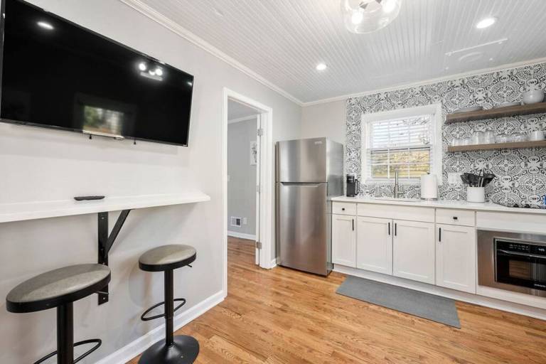 Private 1BR Cottage In Downtown Historic Norcross — photo 4