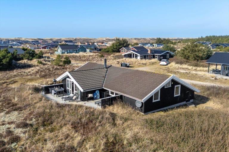 Vacation home with barbeque, terrace & sauna in Ringkobing