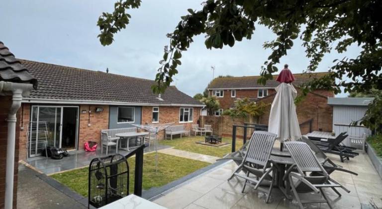 House with sauna & hot tub in Margate