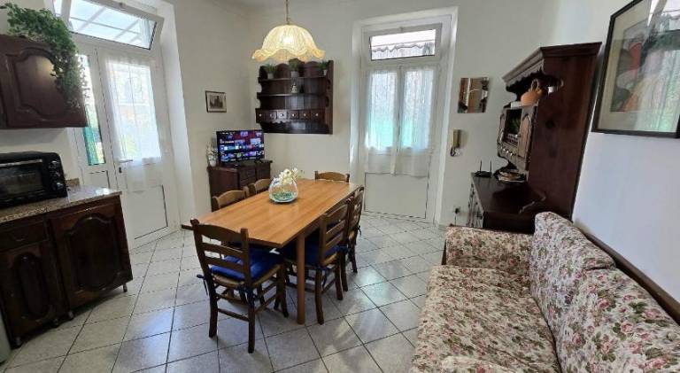 Holiday apartment with 2 rooms for 6 persons — photo 3