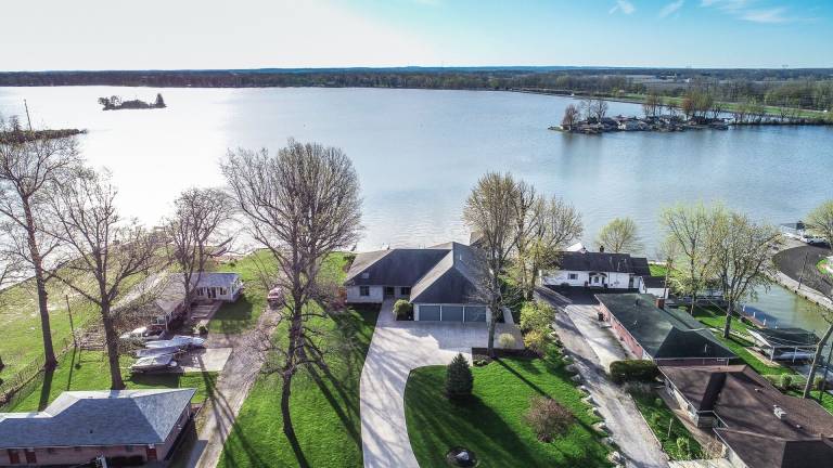 House Indian Lake