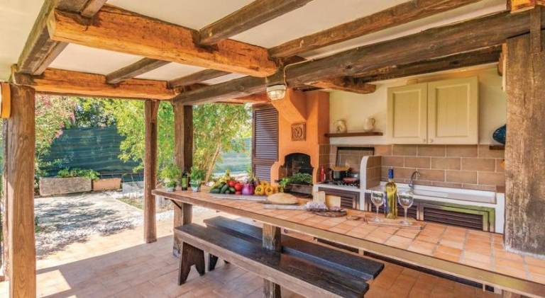 Villa with 2 rooms for 5 persons — photo 4