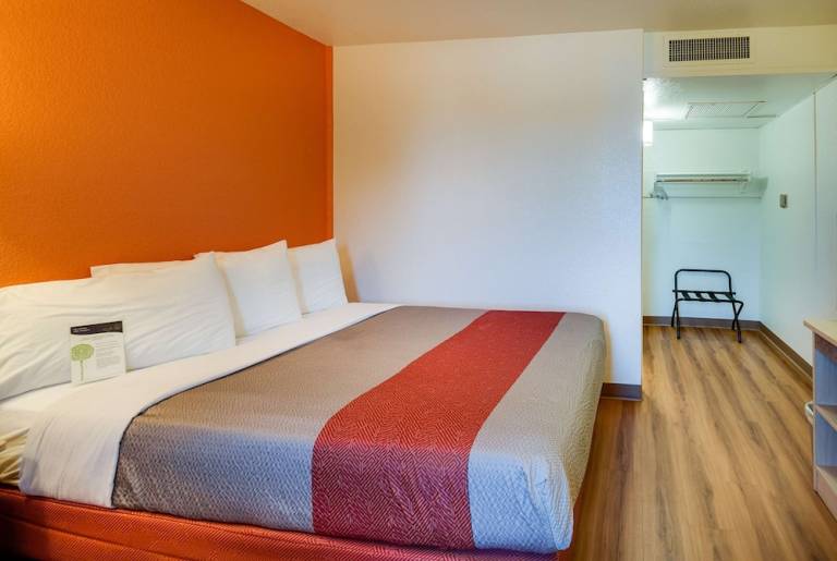 Motel  Maple Falls