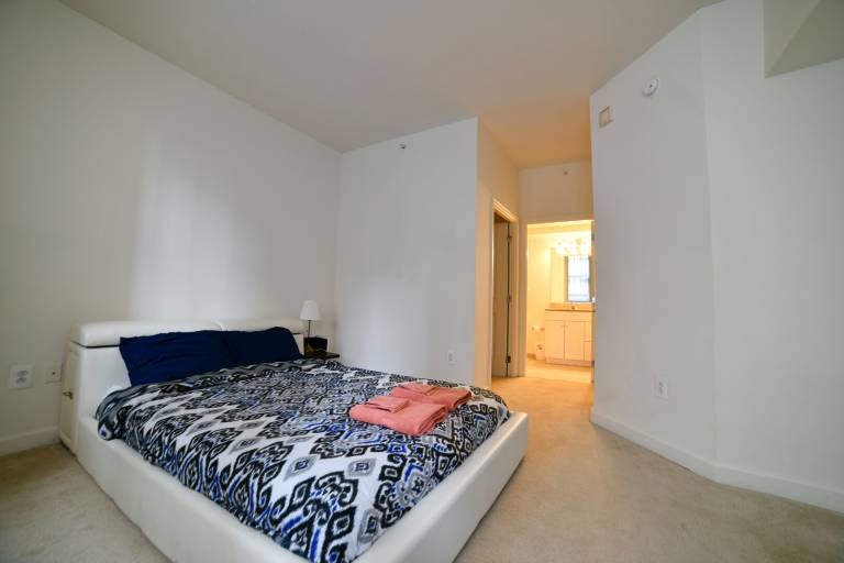 Apartment with pool — photo 2