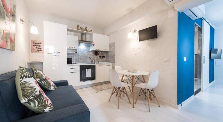Holiday apartment with grill & patio — photo 2