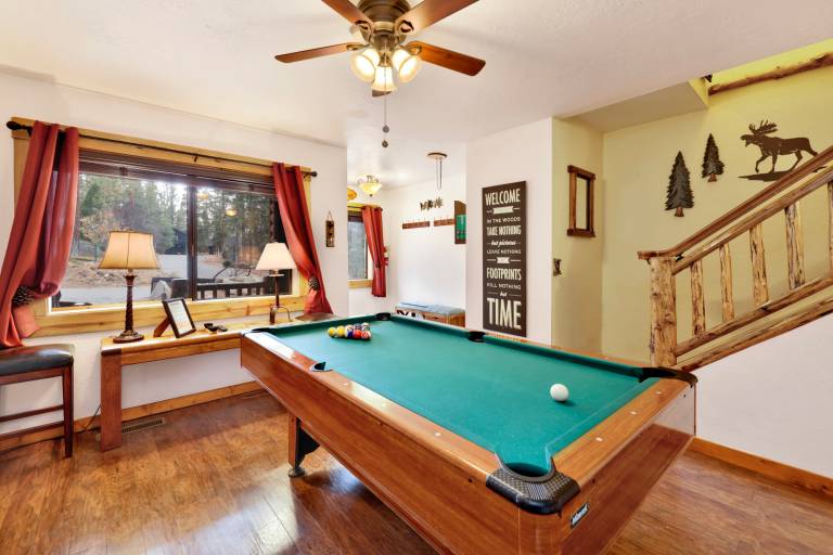 Pet-Friendly Mountain Lodge: 2 En-Suites, Gas Fireplace & Large Deck — photo 4