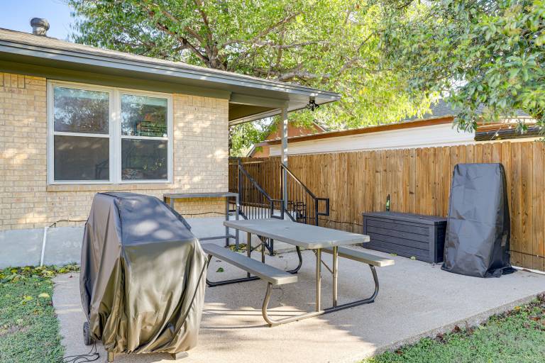 Dog-Friendly Dallas Home w/ Fenced Yard! — photo 4
