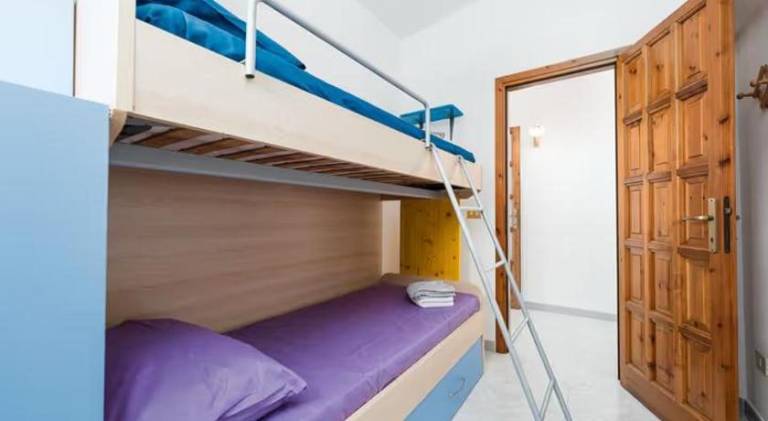 Rental apartment with 2 rooms for 5 persons — photo 2