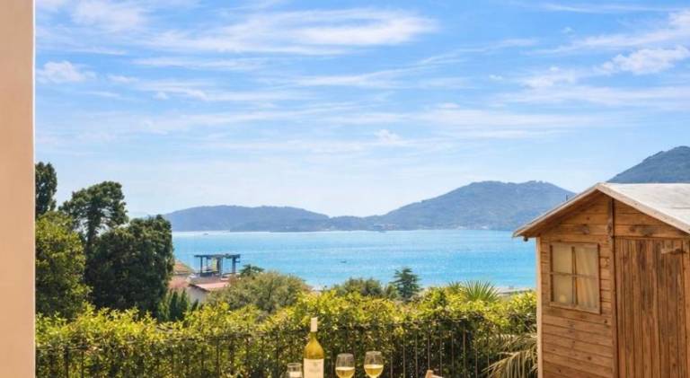 Apartment with barbecue in La Spezia