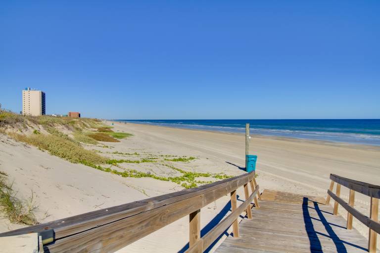 Beach & Heated Pool Access! Condo in Port Aransas — photo 5