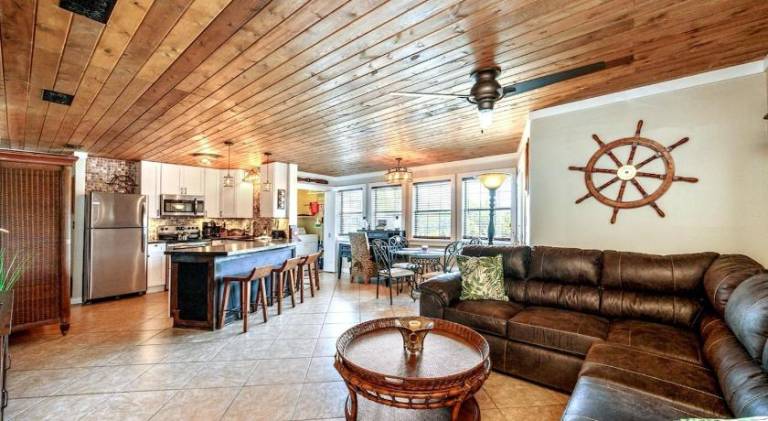 House with pool in Destin, FL