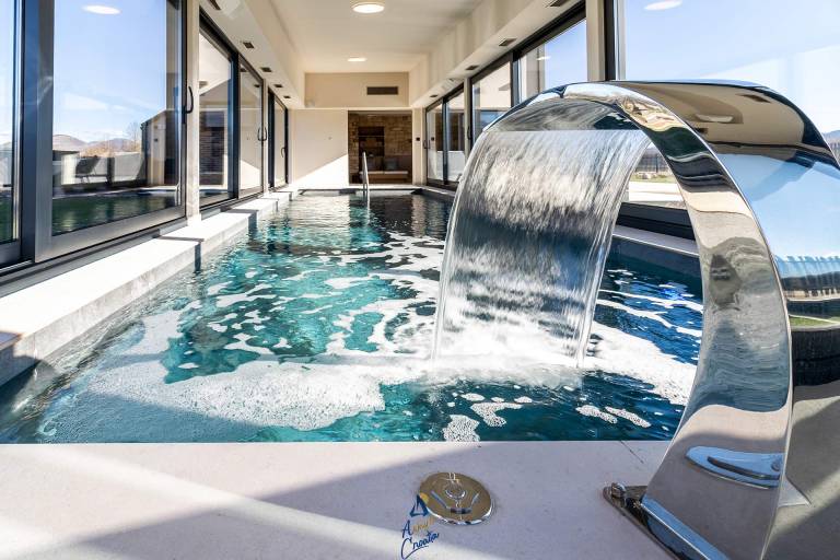 Luxury 3BR Mountain Spa Villa with Heated Pool — photo 2