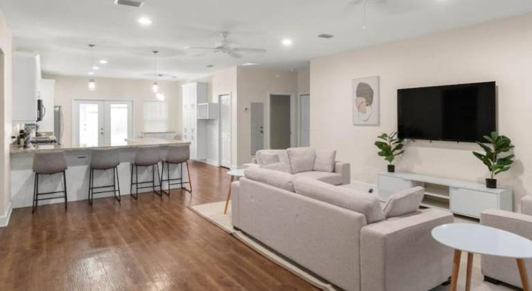 Ample vacation home | Pets are welcome — photo 3